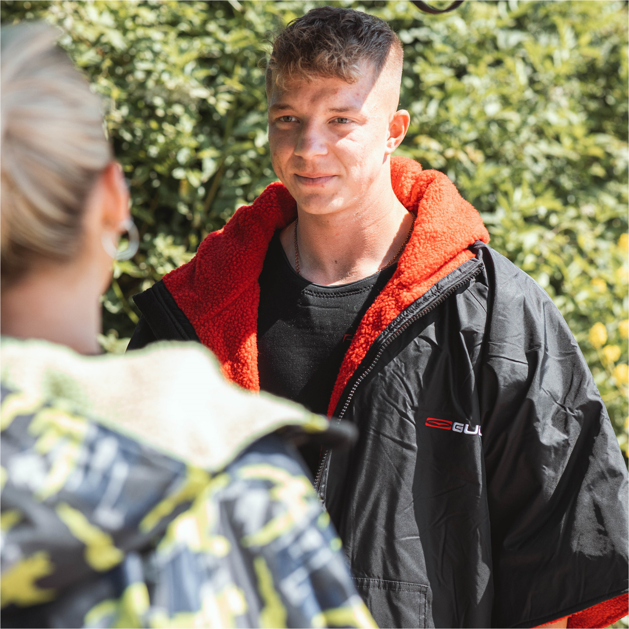 Gul Junior Evorobe Changing Robe AC0128-B6 - Black / Red